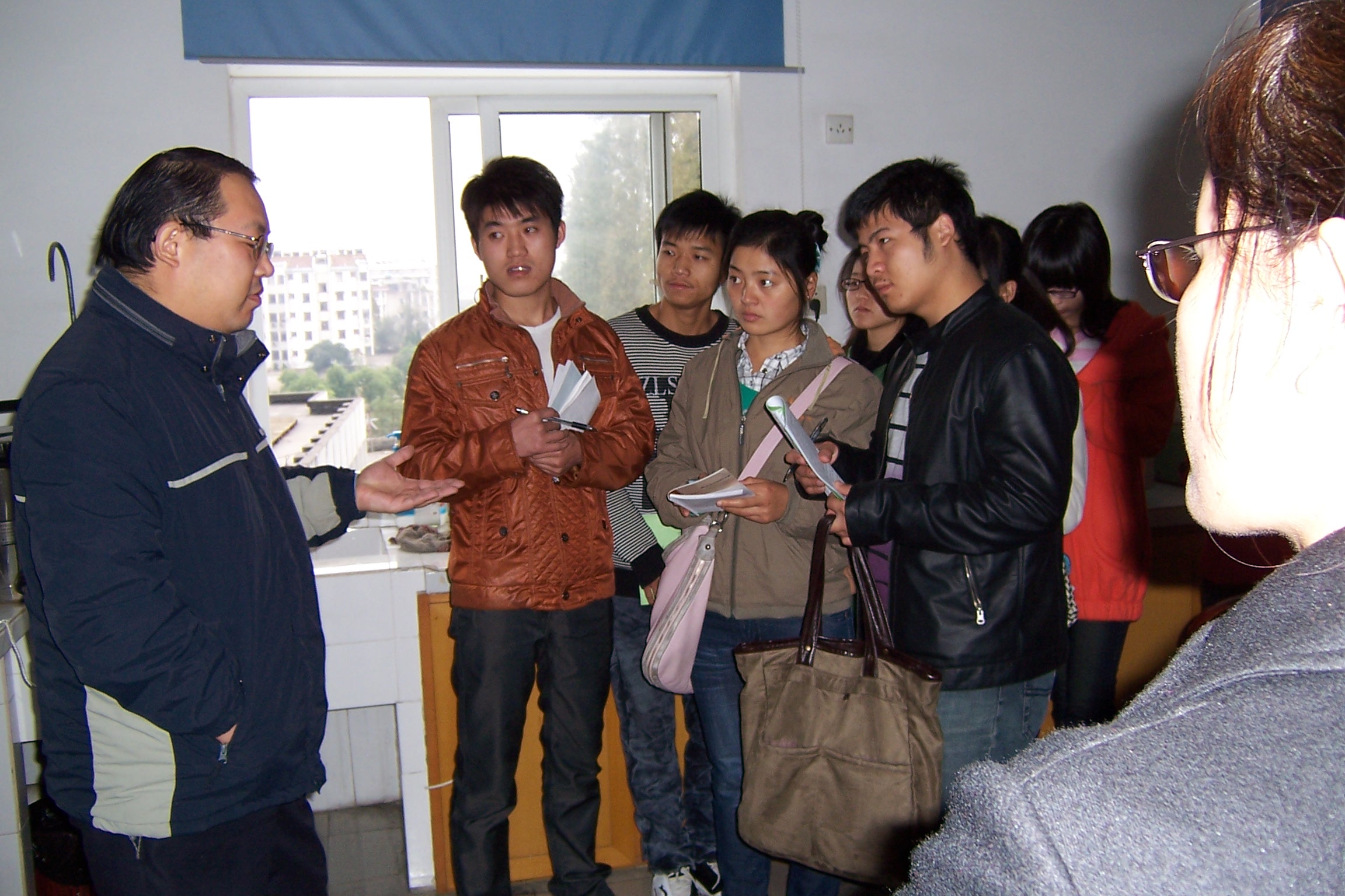 09级农产品质量与安全专业学生赴滁州市技术监督检测中心参观实习